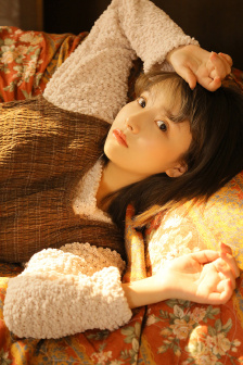 年轻漂亮的女邻居4